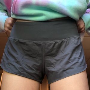 Lululemon Speed up short 2.5”